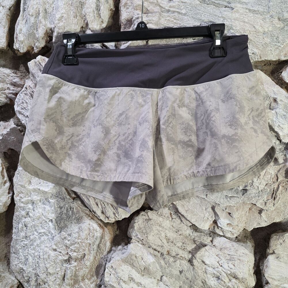 Vuori Short Womens Extra Small Gray Printed Omni Performance Lined Running VW333
